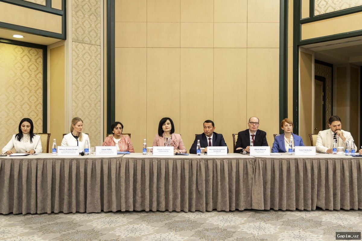 👩‍🏫🏛️ В Узбекистане прошла масштабная педагогическая конференция на тему «Учитель – архитектор будущего»