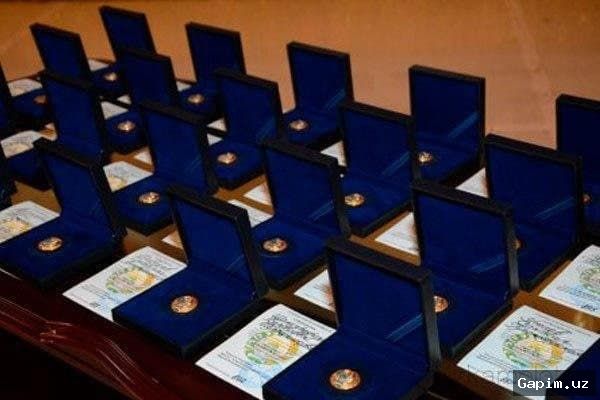 🏆⚕️ В Узбекистане группа работников здравоохранения удостоена высоких государственных наград