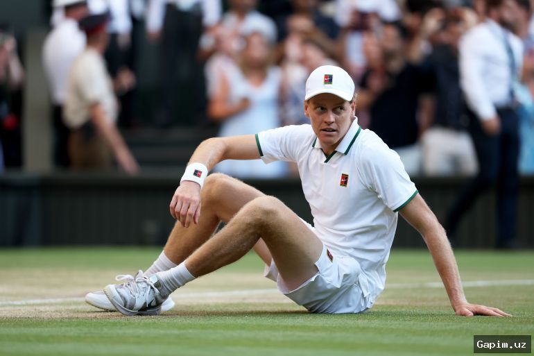 🎾🏆 Jannik Sinner Cincinnati Open'ni tark etdi: o'ng tizzasidagi jarohat sabab musobaqada ishtirok etmaydi
