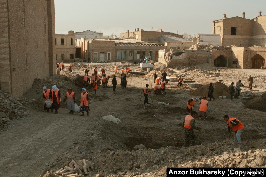 🚨👷‍♂️ Происшествие на Строительной Площадке в Самарканде: Пострадавший Извлечён из-под Земли