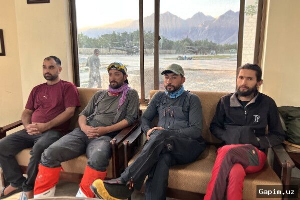 🏔️🚨 Broad Peakda qor ko'chkisi: olti alpinist hali ham qidirilmoqda, birinchi omanlik ayol cho'qqiga chiqqan edi