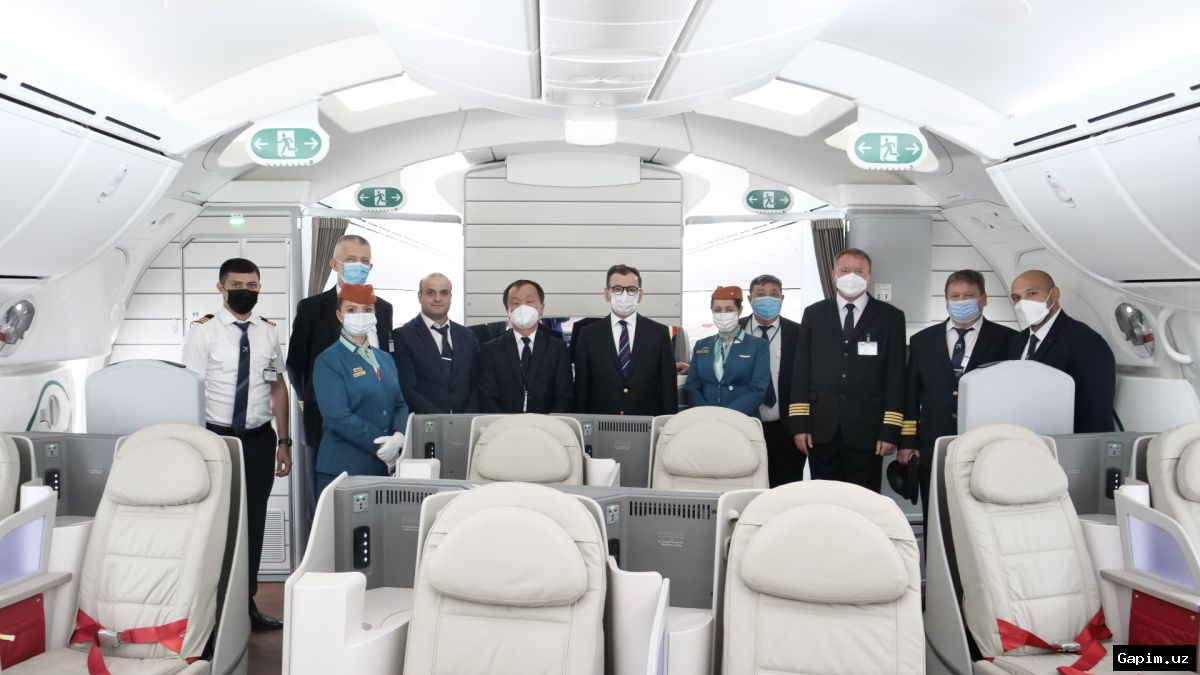 ✈️🩺 Toshkentdan Seulga uchayotgan samolyotda o‘zbekistonlik shifokor yo‘lovchining hayotini saqlab qoldi