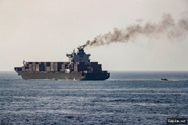 ⚓️🇺🇳 US transfers Iranian ship 'Touska' crew to Pakistan amid Strait of Hormuz tensions