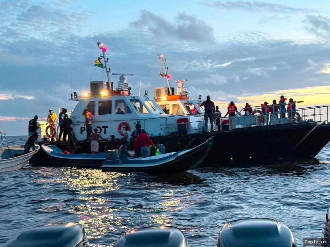 🚢🚨 Gayana qirg‘og‘ida parom ag‘darilishi: 67 kishi qutqarildi, qurbonlar bor