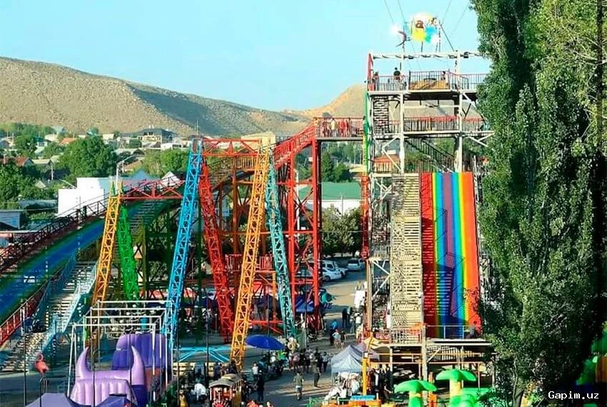 🎡⚡️ В новом парке «Ватанпарвар» в Самарканде произошло ЧП: из-за отключения электричества остановились аттракционы, люди застряли на высоте