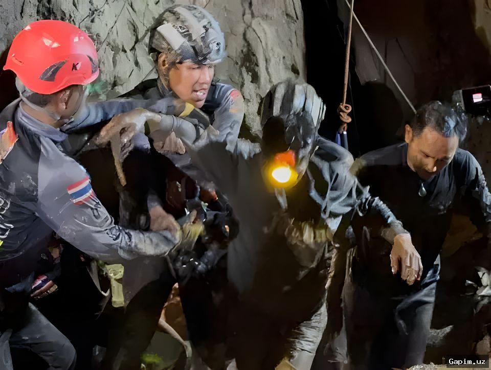 🕳️🌊 Five rescued from flooded cave in Laos, two still missing