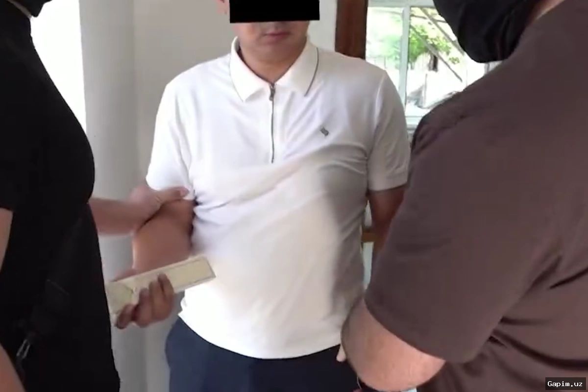 ⚖️🔗 Tax department head in Sirdaryo caught red-handed taking 10 million soum gold jewelry bribe