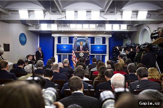🏛️⚠️ White House Press Secretary Faces Scrutiny and Watchdog Complaint Over Legal Credentials