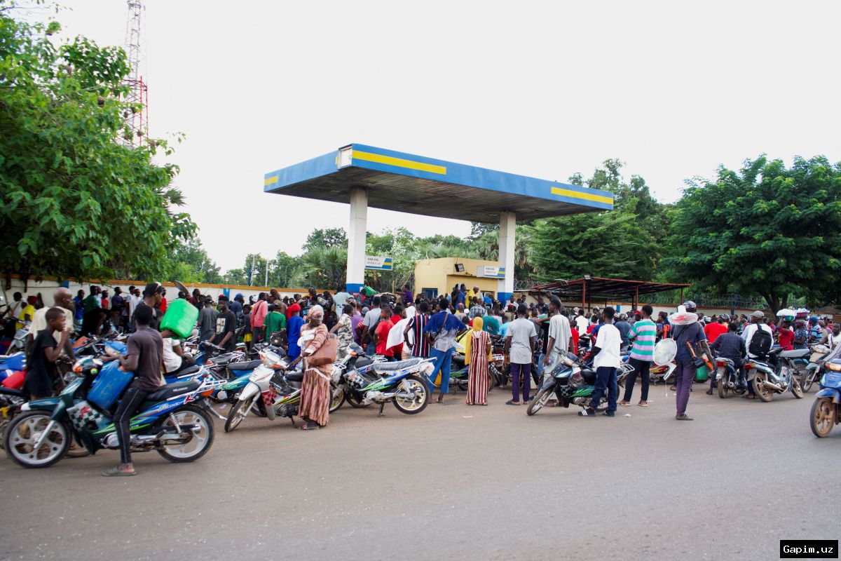 🔥🚛 Mali poytaxti Bamako yaqinida yonilg'i tankerlari va yuk mashinalariga hujum: jihodchilar blokadasini kuchaytirmoqda