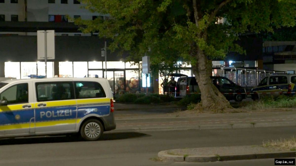 🔪🚨 Woman taken hostage in Berlin supermarket, police operation frees her