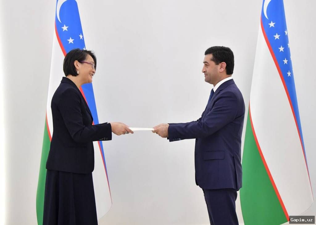 🇺🇿🤝 Uzbekistan's Ambassador to Singapore and New Zealand Alisher Kayumov Presents Credentials to New Zealand Governor-General Cindy Kiro