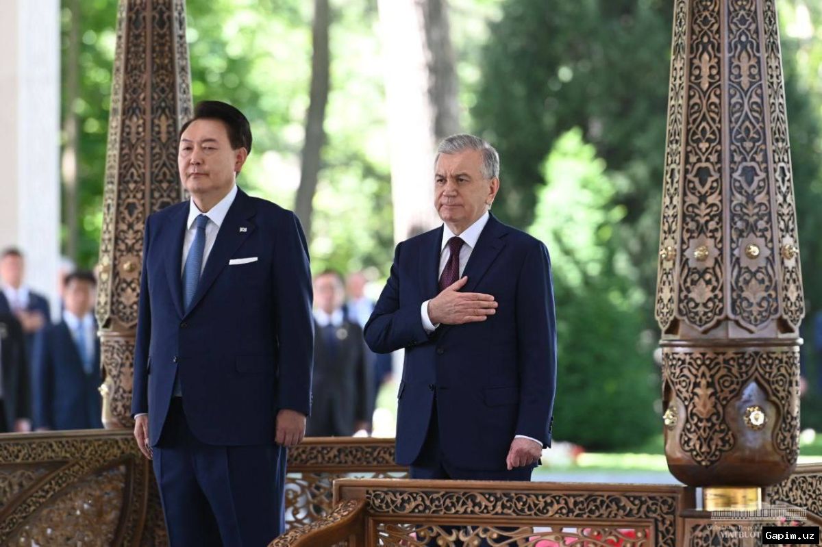 🌏🤝 Президент Мирзиёев провел встречи с делегациями Южной Кореи и Японии в Самарканде