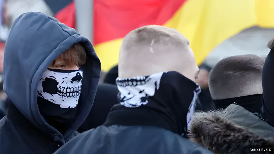 🇩🇪🔍 Germaniyada neonatsistlar yoshlar orasida kengaymoqda: Berlindagi Marzahn-Hellersdorf tumanidagi vaziyat