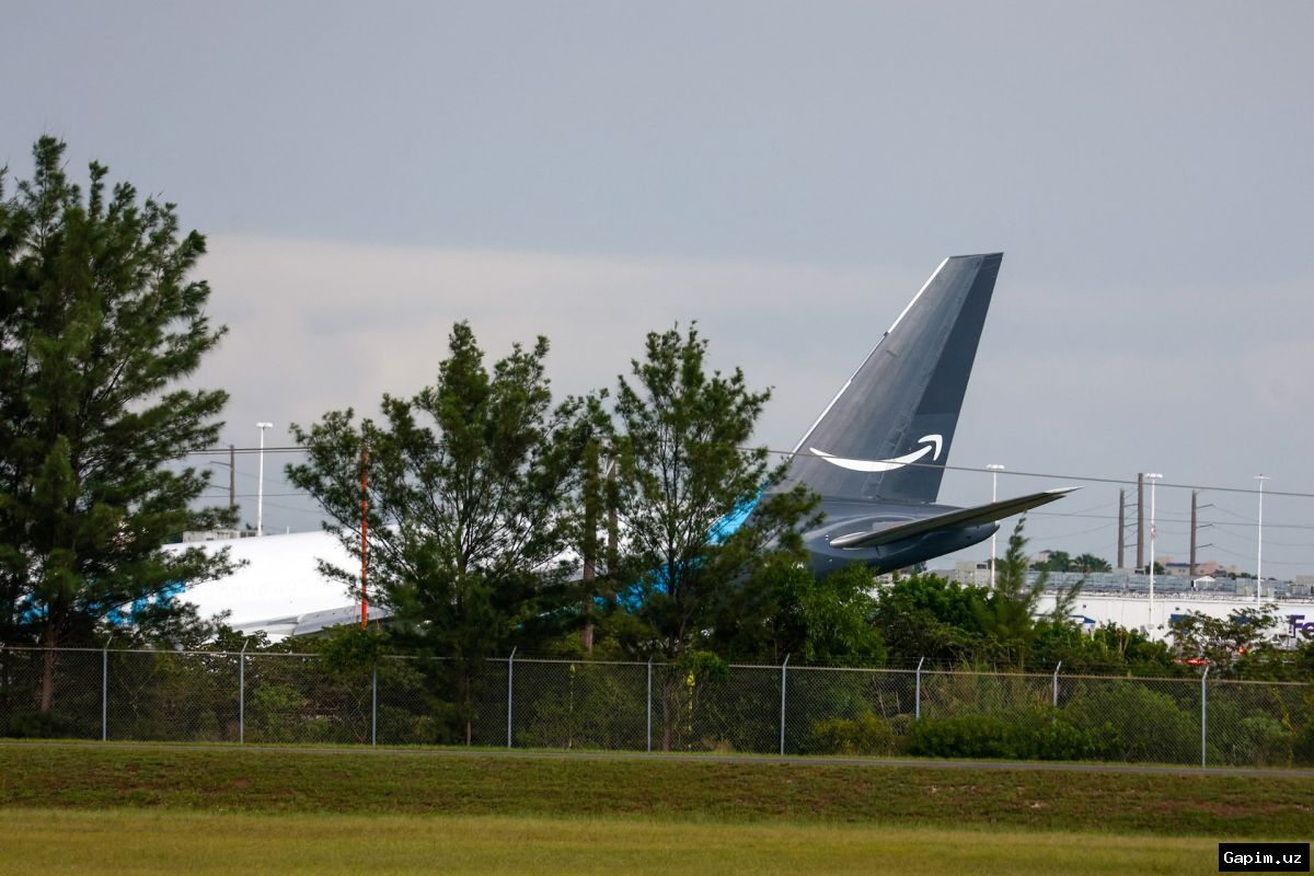 ✈️🔥 Грузовой самолет Amazon потерпел крушение в США: чрезвычайное происшествие в аэропорту Майами
