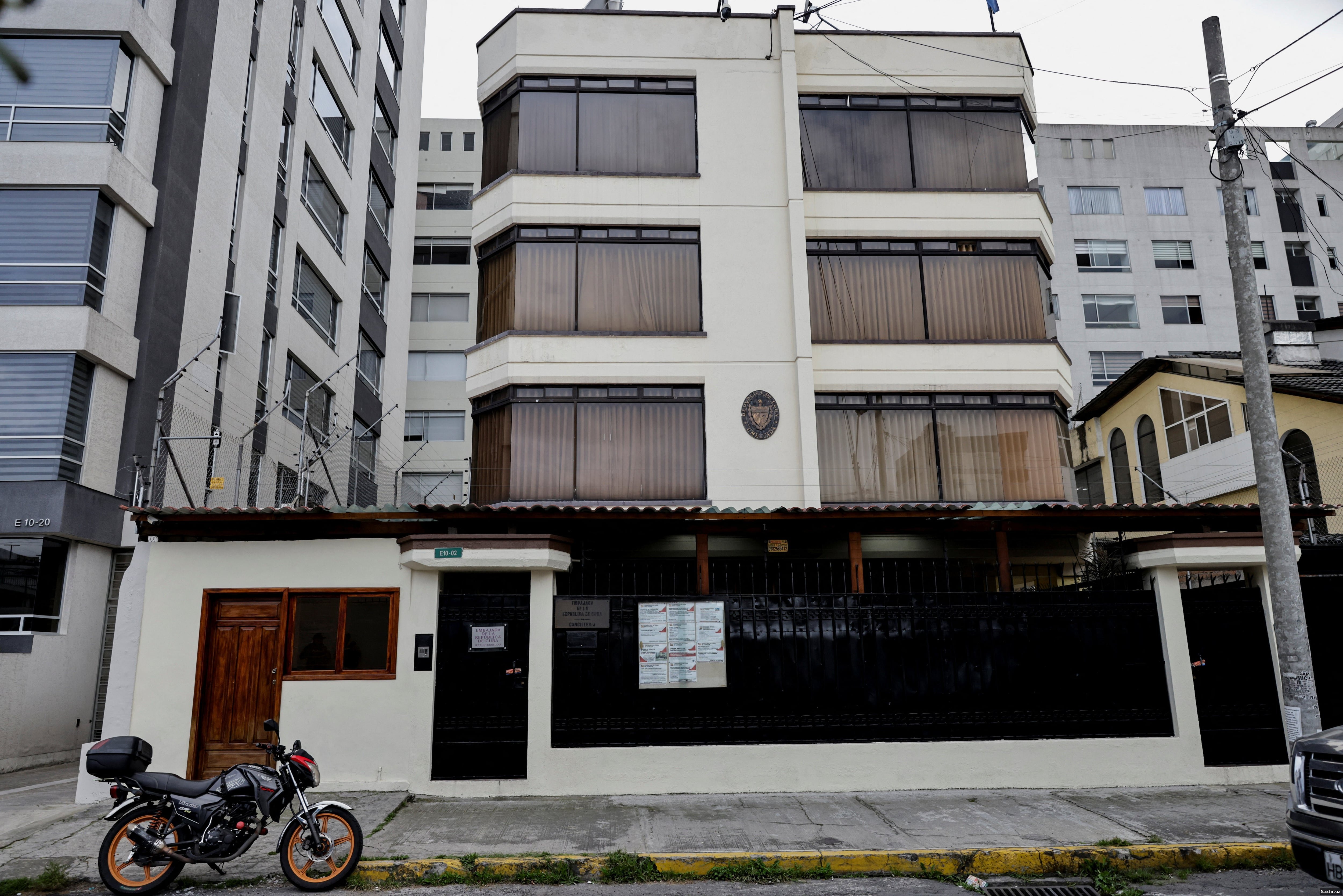 🇨🇺🇪🇨 Kuba Ekvadordagi elchixonasini yopdi, diplomatlar 48 soat ichida chiqib ketishga majbur bo‘ldi