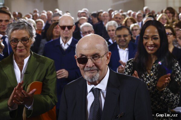 📚✨ Тур Салмана Рушди по Германии: Книга 'Одиннадцатый час' и оптимизм вопреки всему