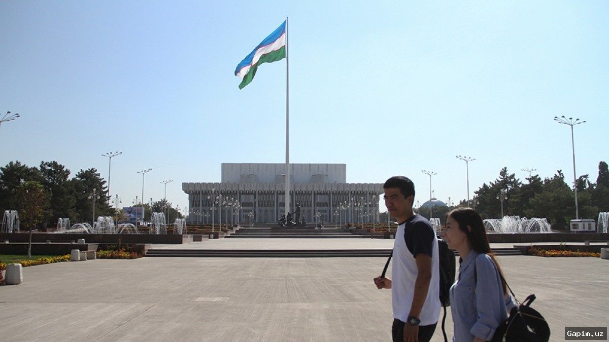 💳🚗 Безналичный оборот: удобство на бумаге, очереди на практике