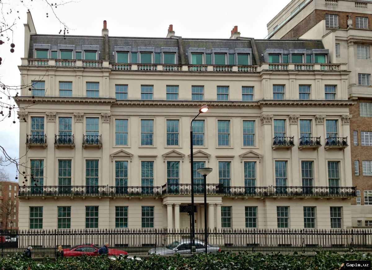 🏠🇬🇧 Шведский отшельник обустроил жилье под крыльцом особняка стоимостью более 200 миллионов евро в Лондоне