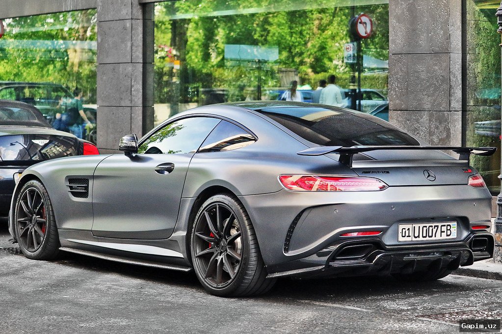 🚔💨 Экстремальные гонки в Ташкенте ради соцсетей: Двух молодых людей приговорили к 15 суткам ареста