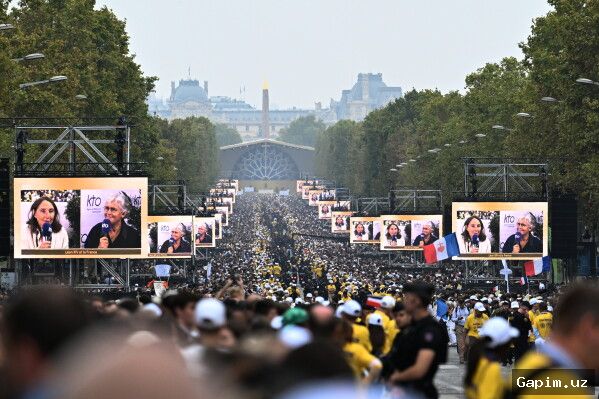 ⛪️🇫🇷 Папа Лев XIV встретил сотни тысяч людей в центре Парижа