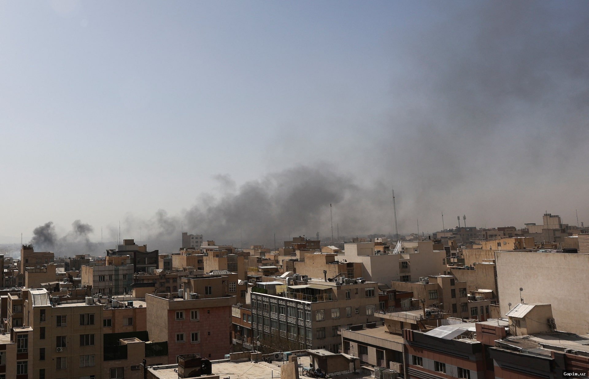 🛩️💥 Tehron aholisi urush va repressiya qo‘rquvida yashamoqda