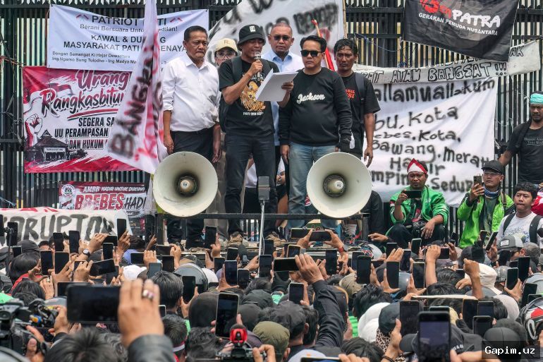 🇮🇩🔥 Thousands rally in Jakarta against corruption, demanding tougher penalties