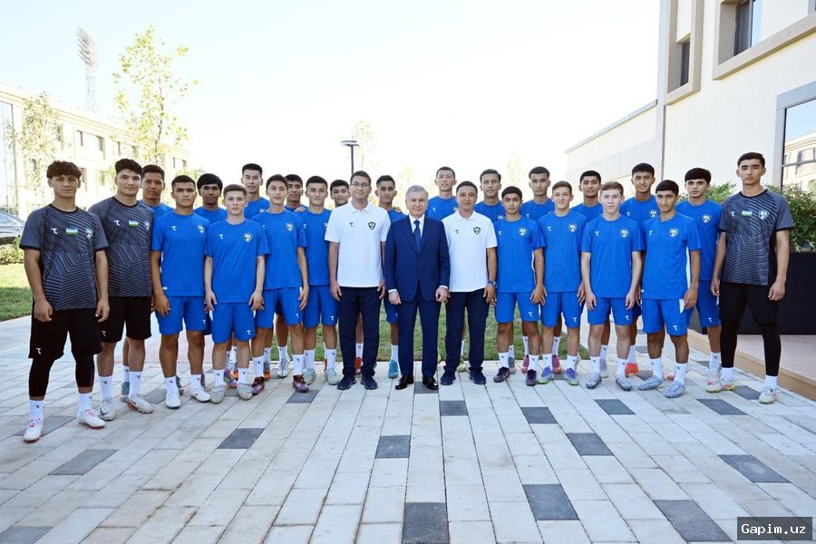 ⚽️🏟️ Shavkat Mirziyoyev Farg‘onadagi “Neftchi” futbol akademiyasiga tashrif buyurdi