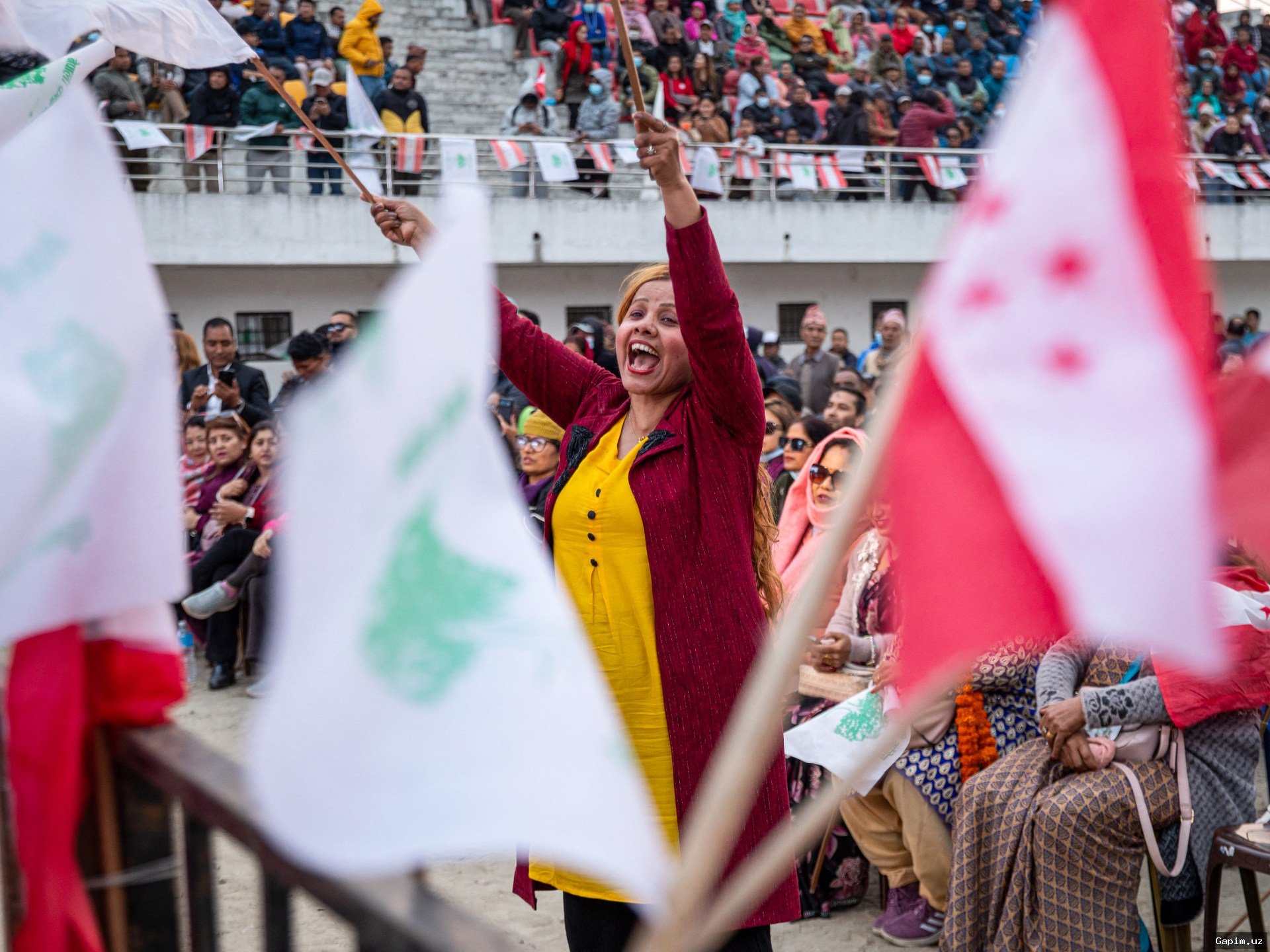 🎤🗳️ Balen va Oli: Nepalning siyosiy kelajagi uchun kurash