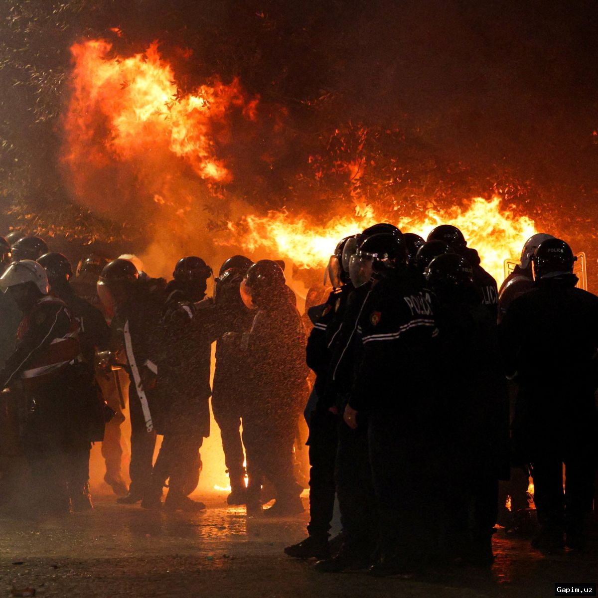 🔥🇦🇱 Violent Clashes Rock Tirana: Student Protests Target European-Backed Regime and Corruption
