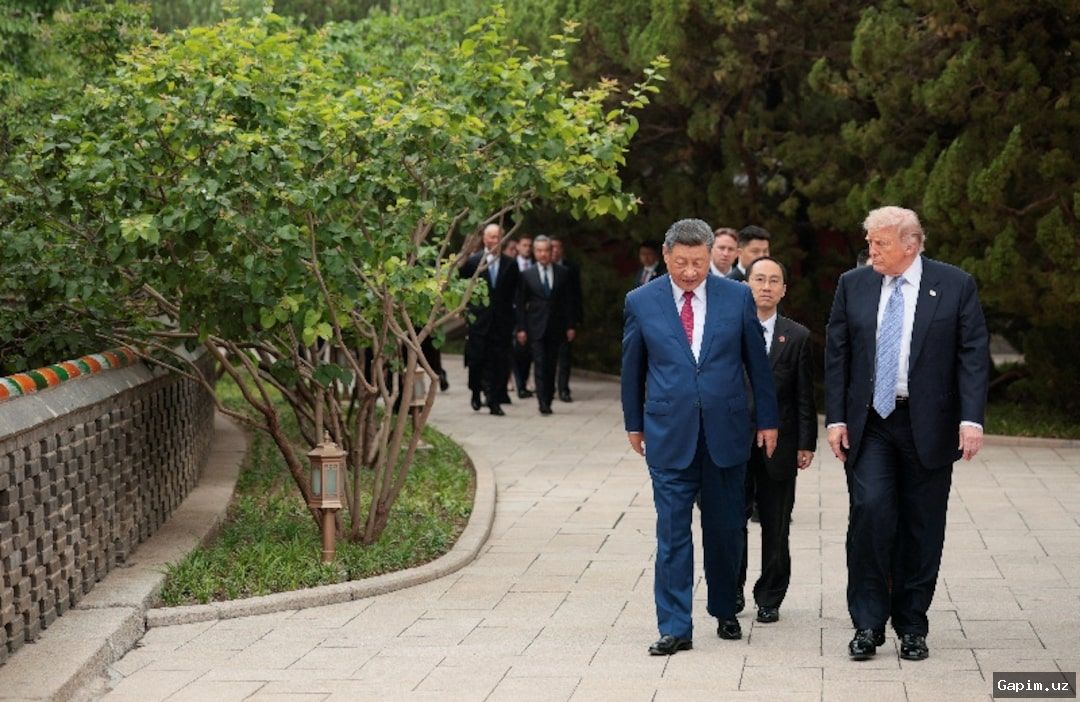 🇨🇳🇺🇸 Tramp va Si Szyanpin Pekindagi Zhongnanhay majmuasida sayr qilishdi