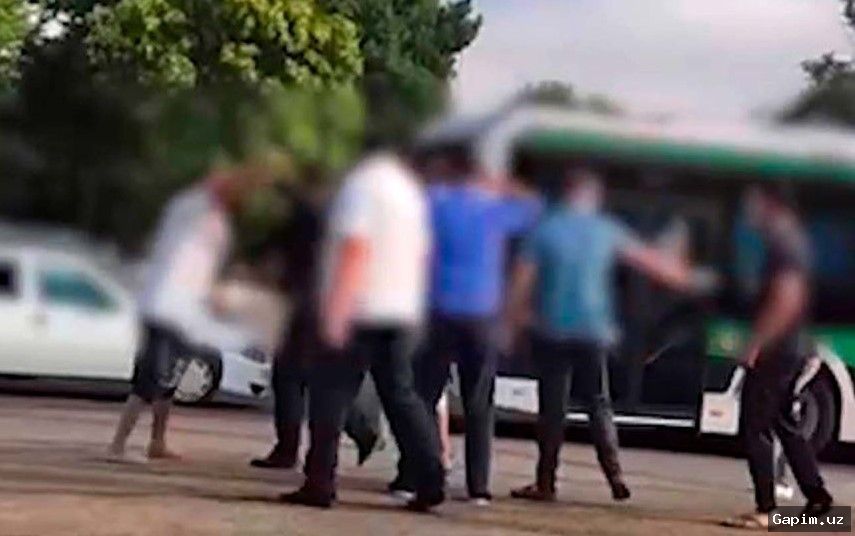 ⚔️🚔 Video of Brawl Between Two Men in Tashkent Goes Viral on Social Media