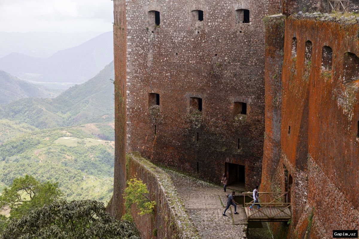 💔🏰 Haiti mustaqillik ramzi Citadelle Laferriere'da halokatli izdihom: 30 kishi halok bo'ldi