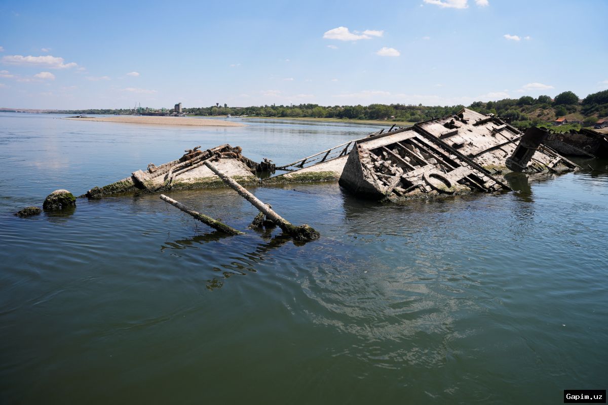 🌊⚡️ Record low Danube water levels force Hungary and Romania to cut nuclear output