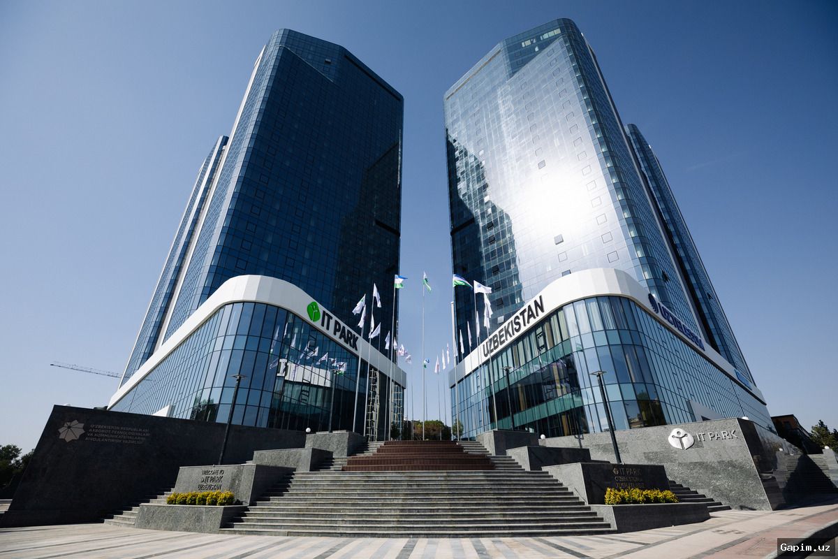 💻🌍 Президенту Мирзиёеву представили проекты Международного цифрового и финансового центров в Ташкенте