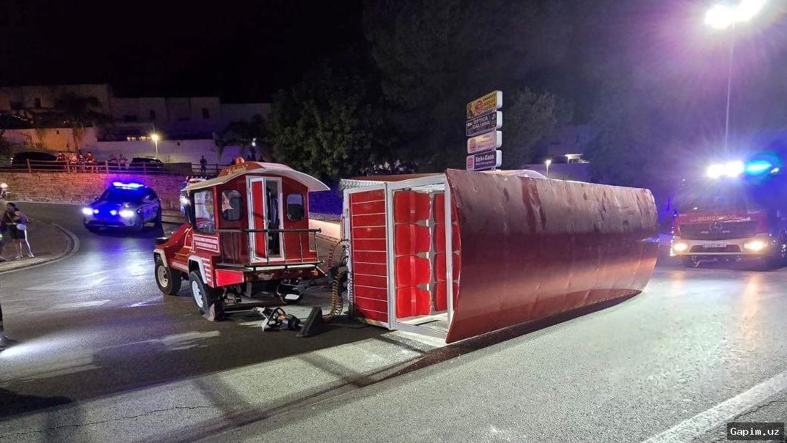 🚂🏥 Ispaniyaning Kartama shahrida turistik poyezd vagoni ag‘darilib, 17 kishi jarohatlandi