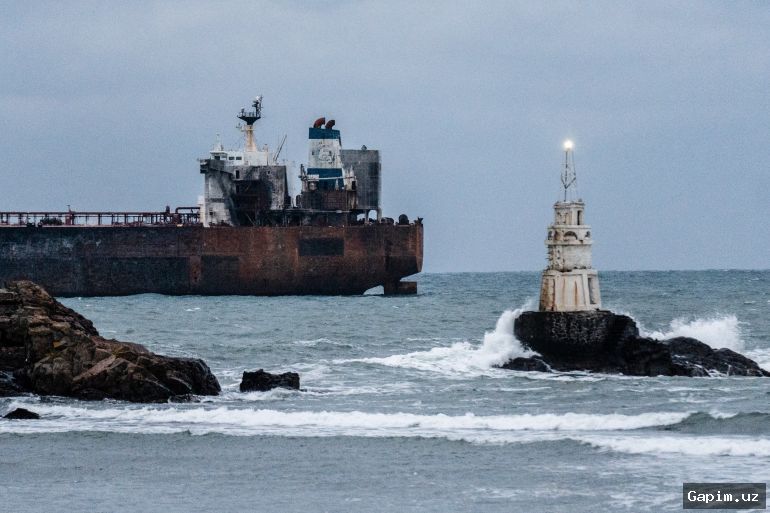🇷🇺🚢 Russian 'shadow fleet' tanker enters English Channel for first time after UK seizure