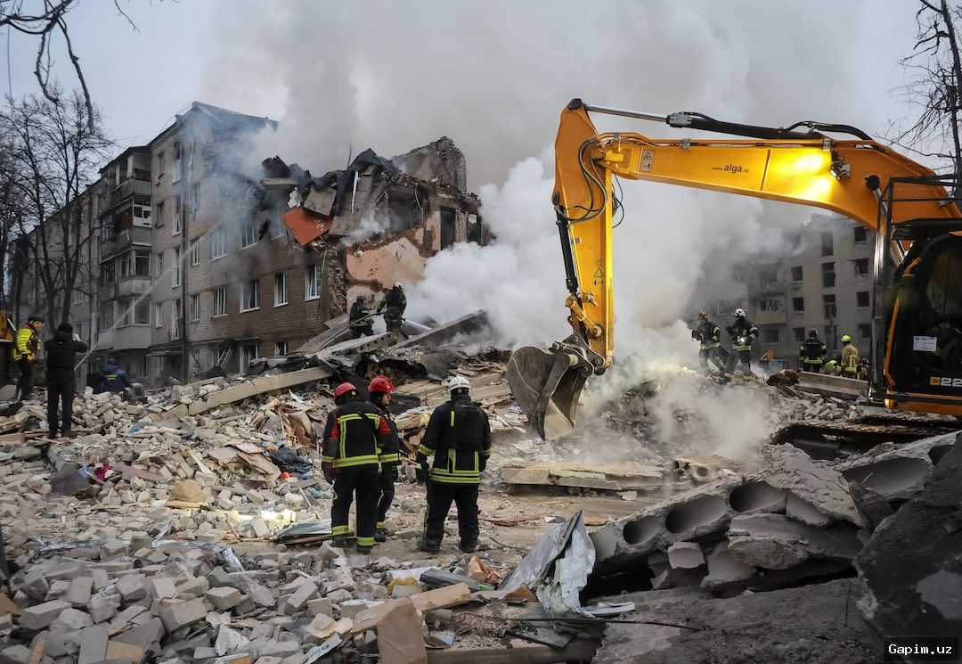🚀💥 Casualties reported following alleged Russian missile and drone strikes on Kharkiv and Kyiv