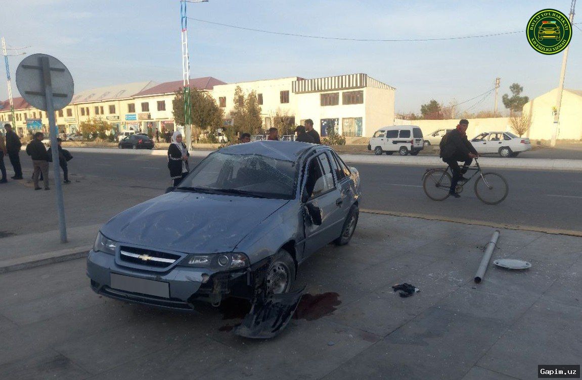 🚗🚦 Buxoroda yo‘l politsiyasi xodimi piyodani urib yubordi