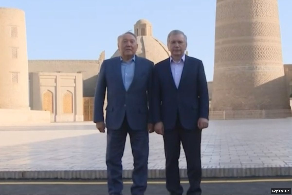 🏛️📈 President Shavkat Mirziyoyev Holds Meeting on Socio-Economic Development of Bukhara Region