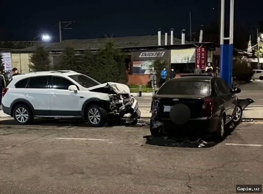 🚗💥 В Ташкенте Chevrolet Equinox врезался в колонну машин, ожидавших зеленый сигнал светофора