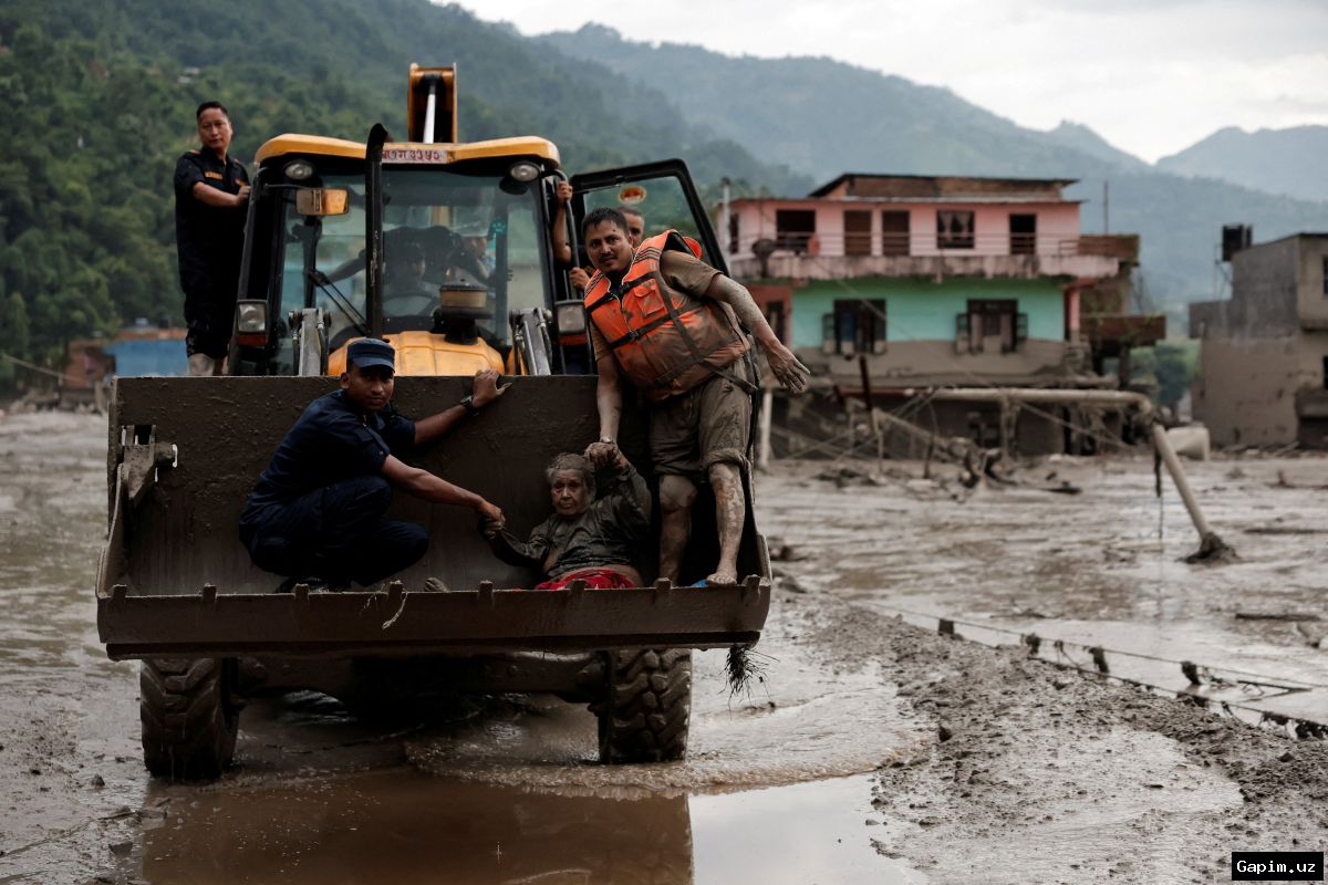 🌊🇮🇳 Hindiston Nepal suv toshqinida 275 fuqarosini yo'qotdi