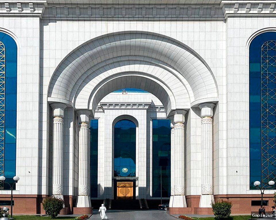 🚗🌳 Tashkent's central green space to become parking lot?