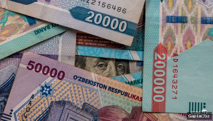 🧳💰 В Андижане мужчина пытался вывезти 35,6 тысячи долларов, спрятав их в тюбетейке