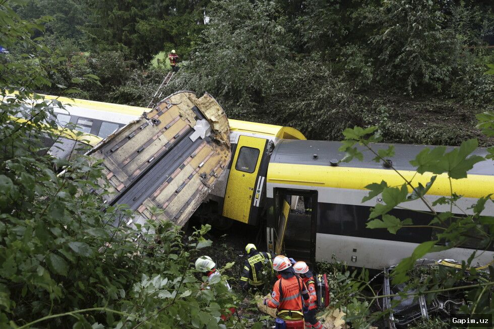 🚂💥 Freight train derails in Munich, one dead