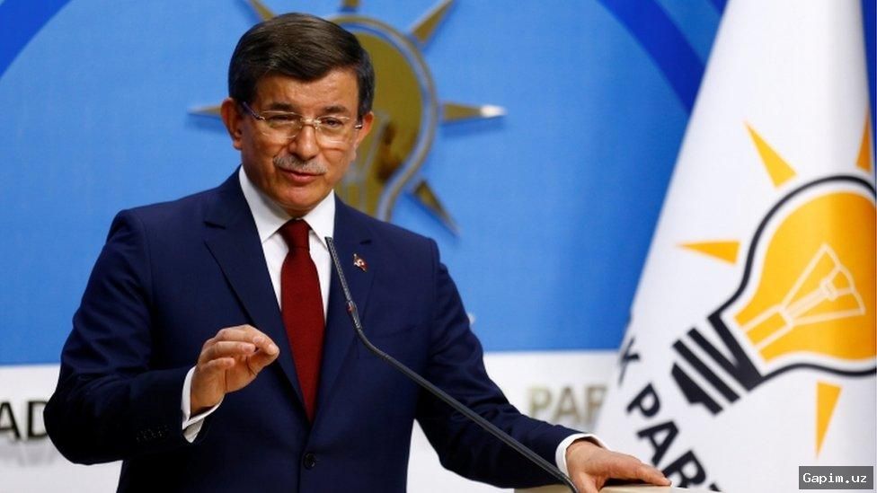 🏛️🇹🇷 Former Turkish PM Davutoglu quits politics, dissolves party