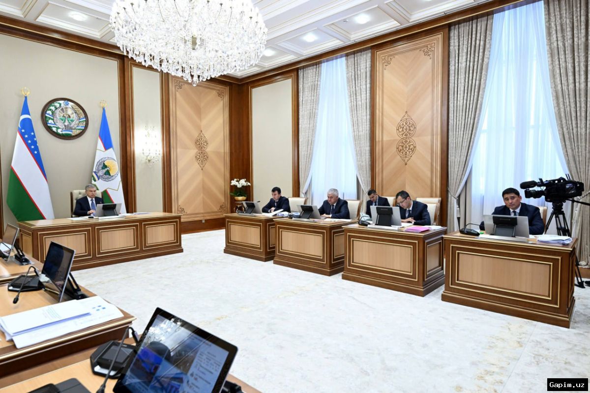 🤖📚 Shavkat Mirziyoyev visits AI laboratory in Namangan