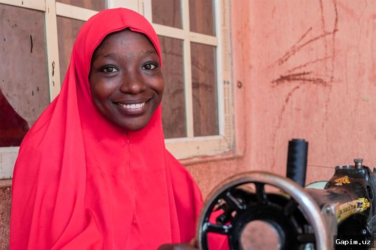 ⚡️💼 Nigeriyada qurolli hujumlar qurbonlari: tikuv mashinasi hayotni o‘zgartirdi, ammo qaytish xavfi bor
