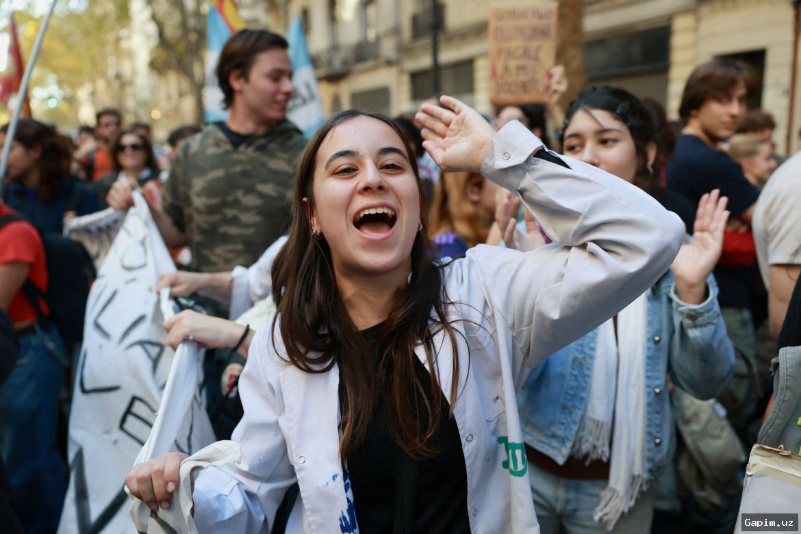 🇦🇷📚 Аргентина: массовые протесты против сокращения финансирования университетов правительством Милея