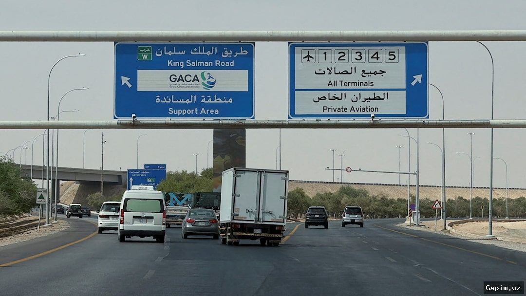 ✈️💥 Yemeni Authorities Allege Houthi Missile Attack on Aden Airport