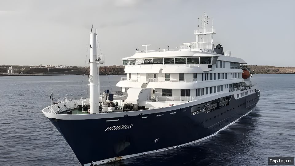 🦠🚢 Двое эвакуированных с круизного лайнера с хантавирусом доставлены в Нидерланды